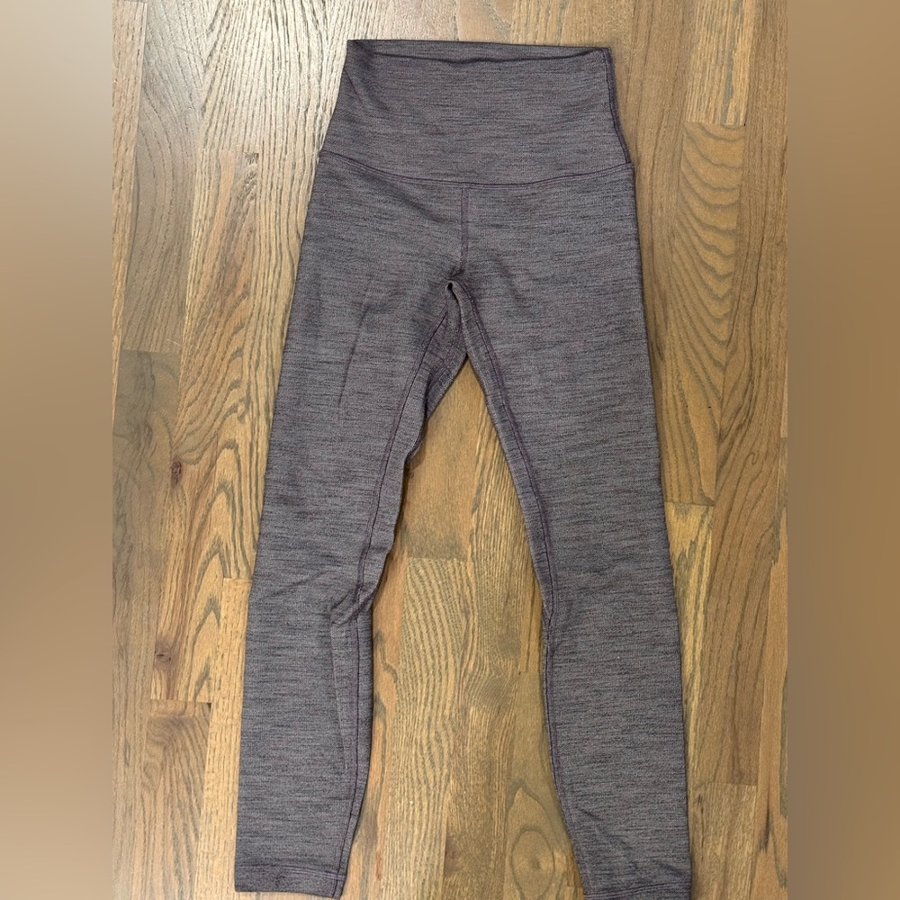 Lululemon. Women’s Legging. Size 2. Very good condition.